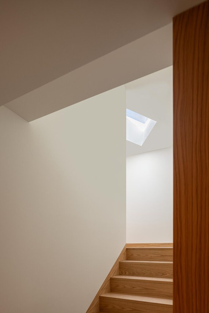Hintze Ribeiro Multifamily Housing / Helder Da Rocha Arquitectos 24 Hintze ribeiro multifamily housing / helder da rocha arquitectos