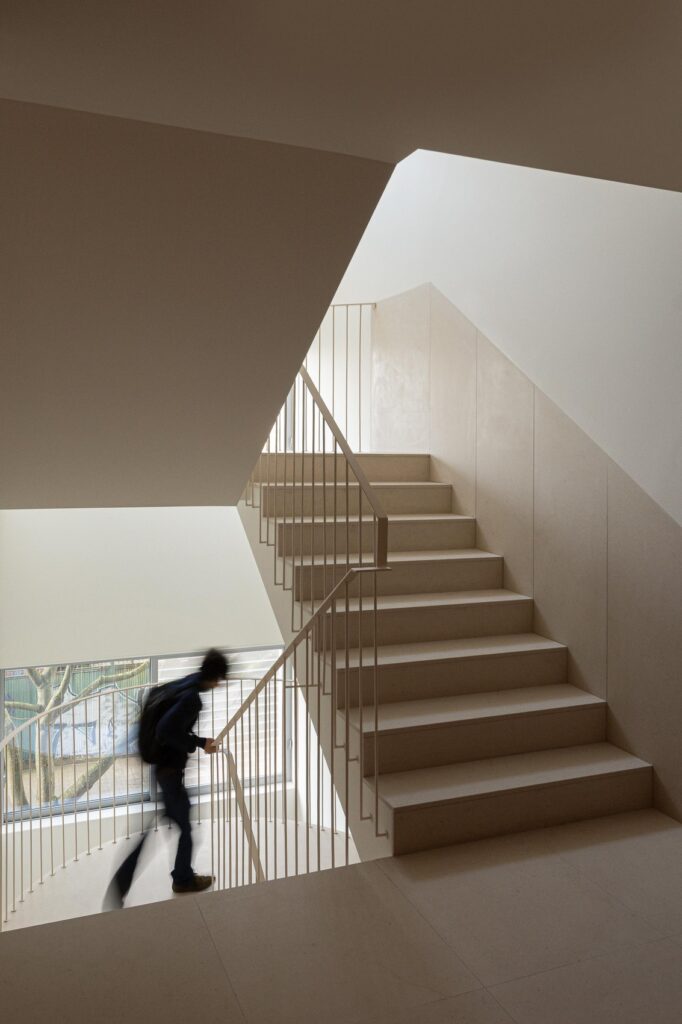 Hintze Ribeiro Multifamily Housing / Helder Da Rocha Arquitectos 14 Hintze ribeiro multifamily housing / helder da rocha arquitectos