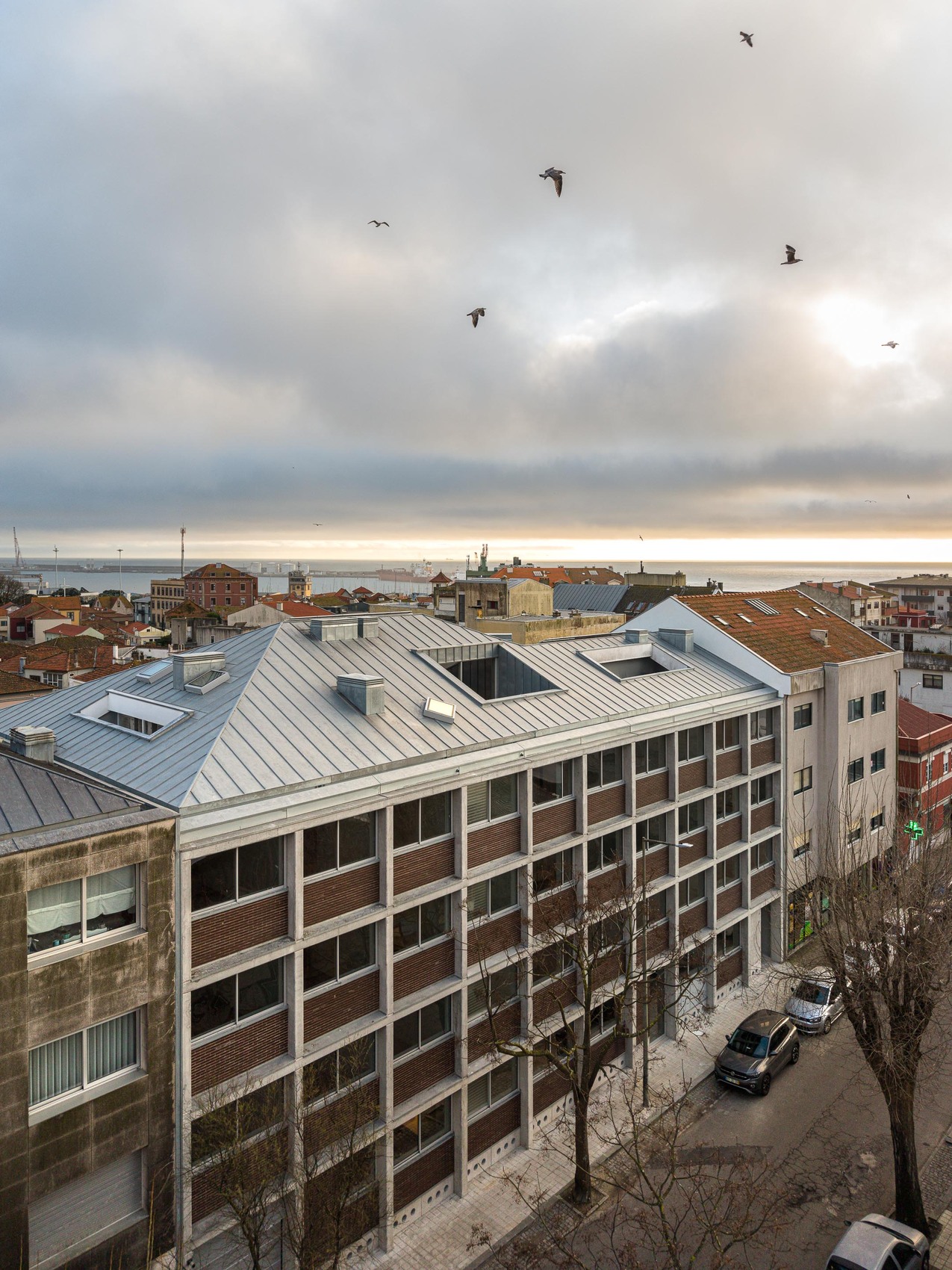 Edifício Hintze Ribeiro Arquitetura Helder Da Rocha E Fotografi Hintze ribeiro multifamily housing / helder da rocha arquitectos