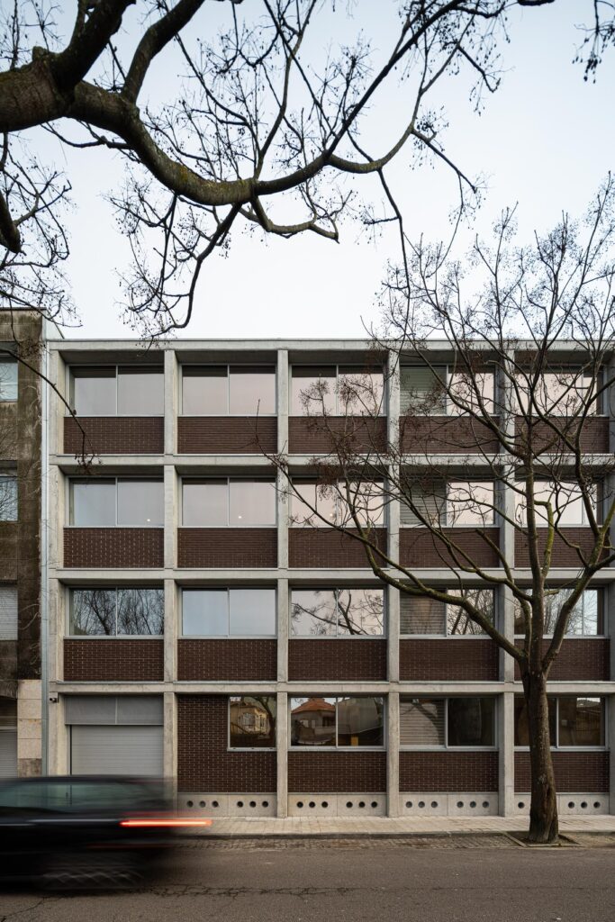 Hintze Ribeiro Multifamily Housing / Helder Da Rocha Arquitectos 5 Hintze ribeiro multifamily housing / helder da rocha arquitectos
