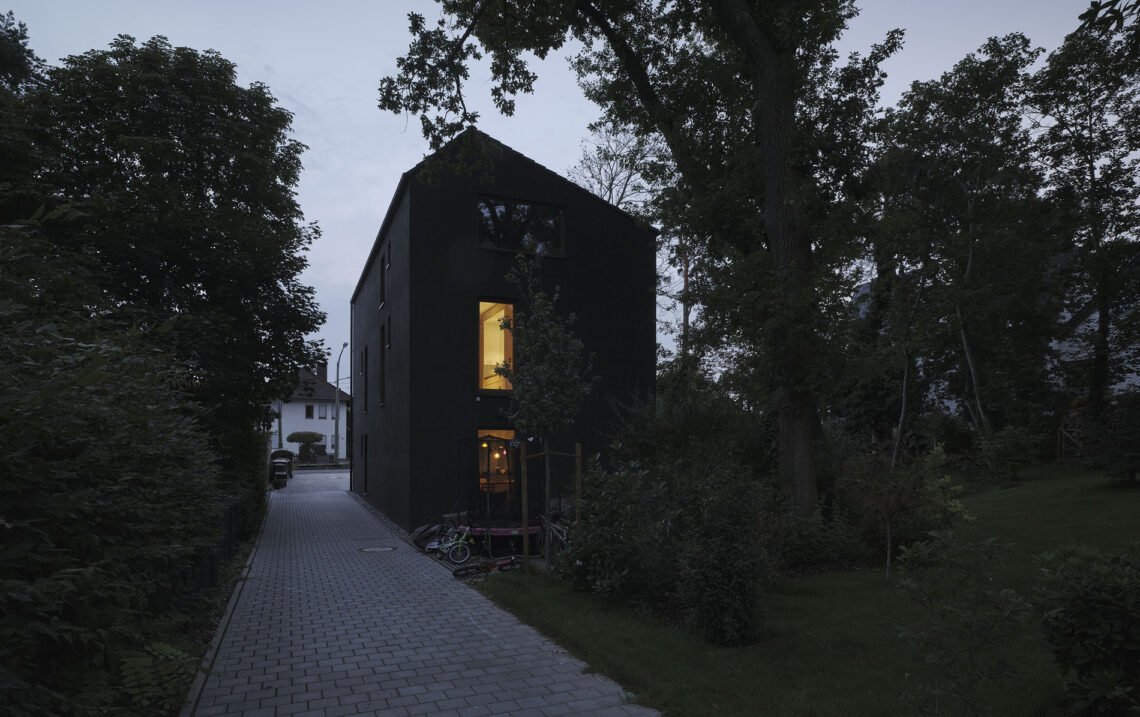 Interview With Henning Grahn Of Henning Grahn Architektur 1 Black & white house / henning grahn architektur + marc flick – architekt bda + christian stock