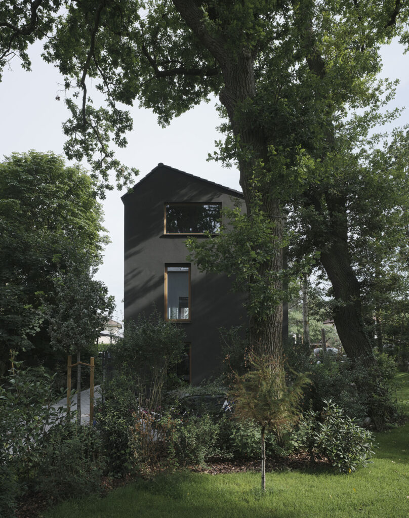 Interview With Henning Grahn Of Henning Grahn Architektur 3 Black & white house / henning grahn architektur + marc flick – architekt bda + christian stock