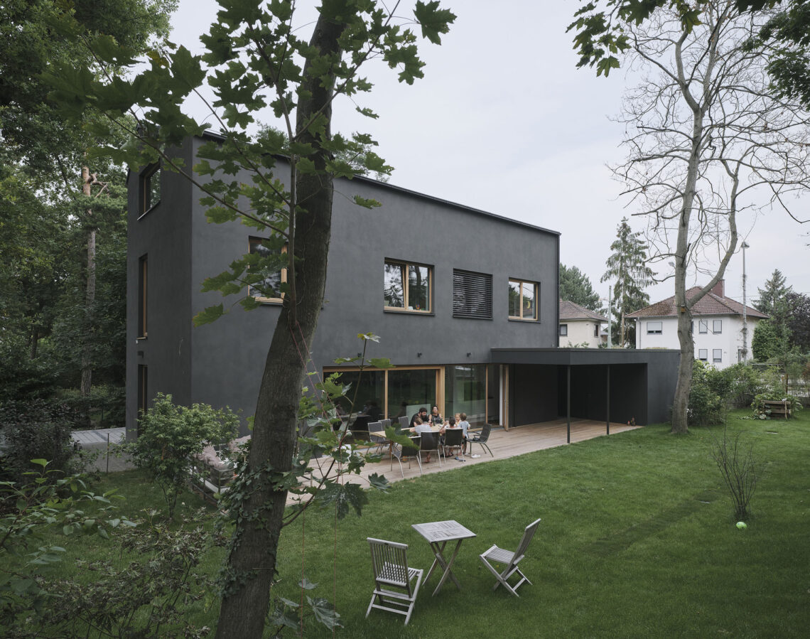 Black House / Henning Grahn Architektur + Marc Flick – Architekt Bda + Christian Stock 13 Black & white house / henning grahn architektur + marc flick – architekt bda + christian stock