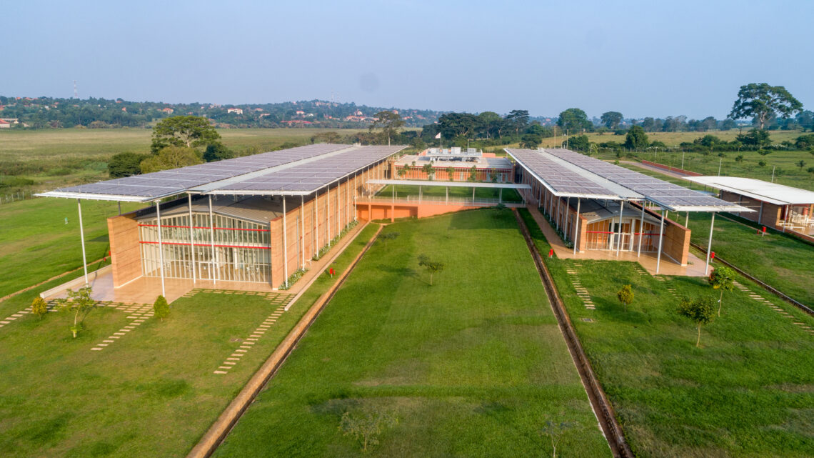 Children’s Surgical C/ Renzo Piano Building Workshop + Studio Tamassociati 37 Children’s surgical hospital / renzo piano building workshop + studio tamassociati