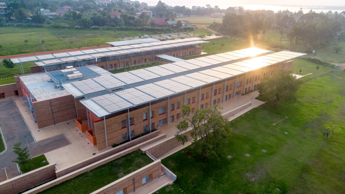 Children’s Surgical C/ Renzo Piano Building Workshop + Studio Tamassociati 35 Children’s surgical hospital / renzo piano building workshop + studio tamassociati