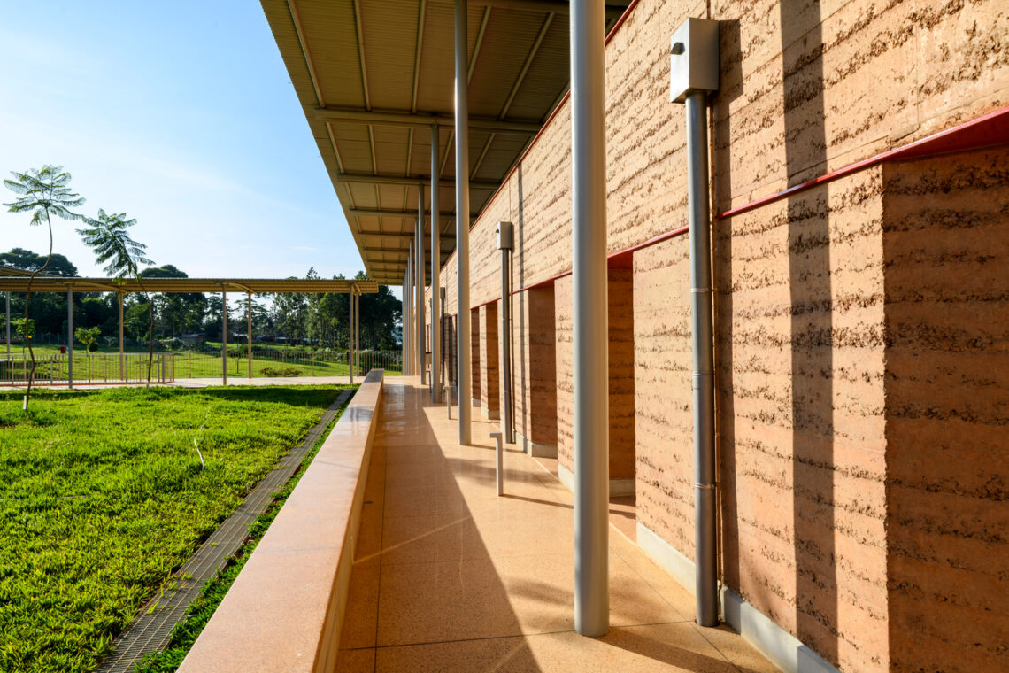 Children’s Surgical C/ Renzo Piano Building Workshop + Studio Tamassociati 27 Children’s surgical hospital / renzo piano building workshop + studio tamassociati