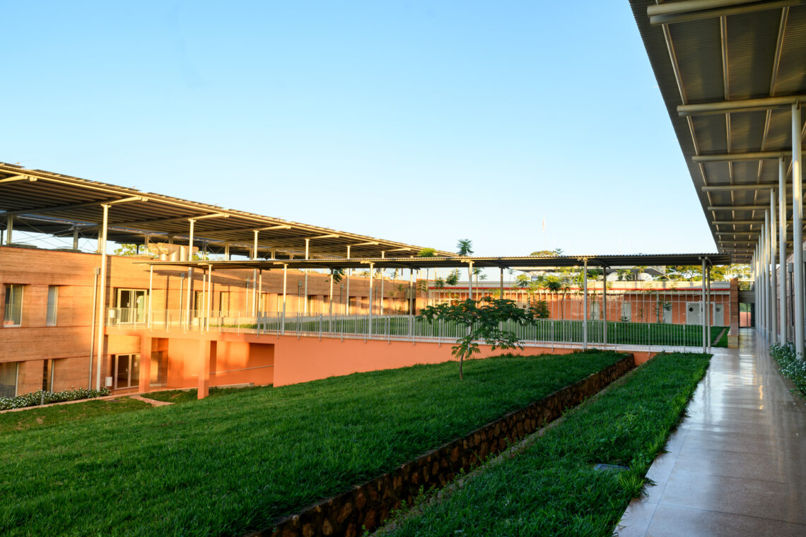 Children’s Surgical C/ Renzo Piano Building Workshop + Studio Tamassociati 11 Children’s surgical hospital / renzo piano building workshop + studio tamassociati