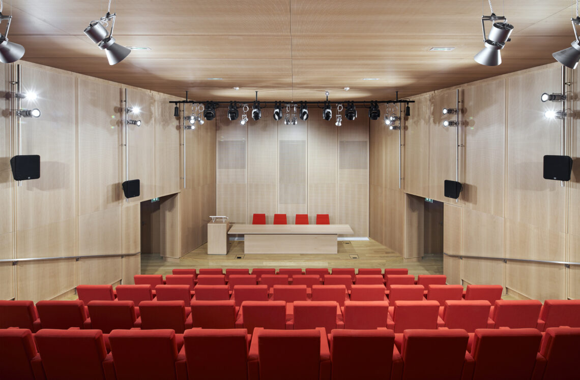 Moda Headquarters / Renzo Piano Building Workshop 5 Moda headquarters of the paris bar association / renzo piano building workshop