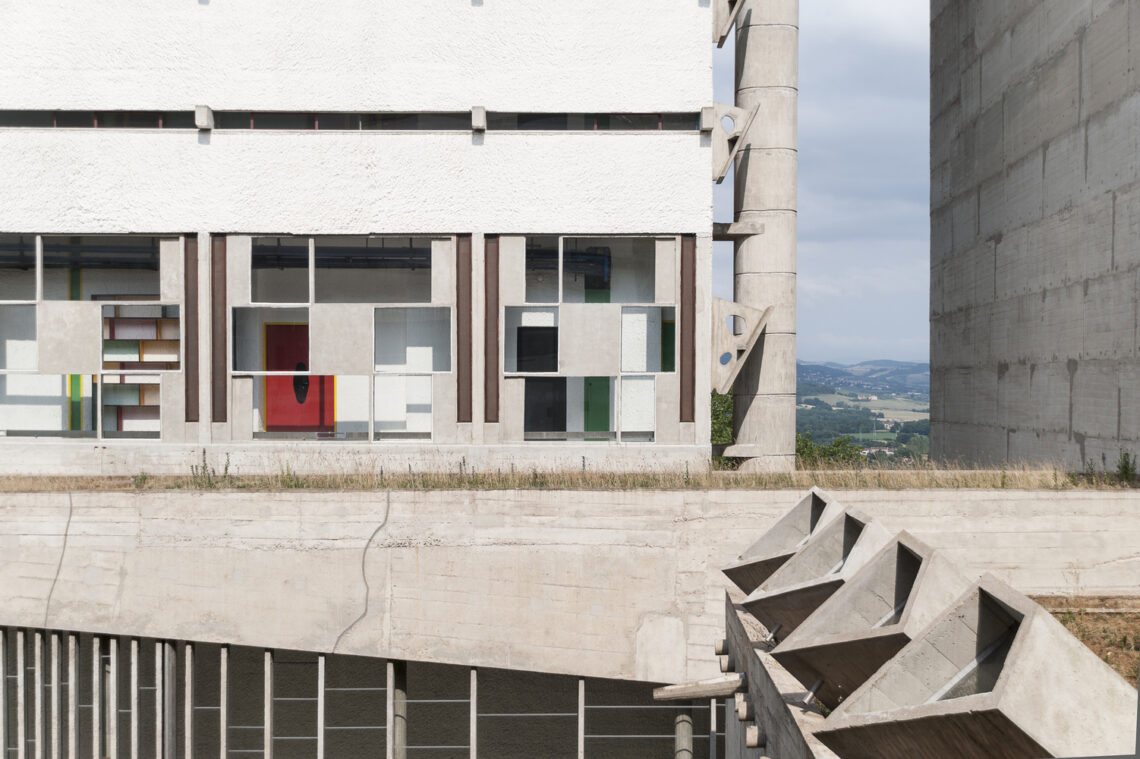 Convent of la tourette / le corbuiser | classics on architecture lab