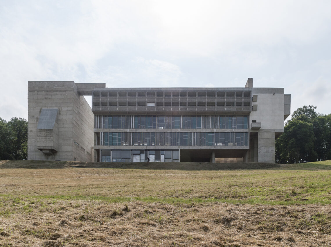 Convent of la tourette / le corbuiser | classics on architecture lab