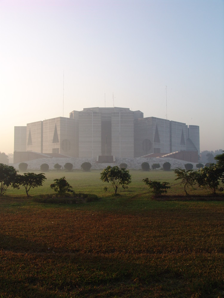 National Assembly Building Of Bangladesh / Louis Kahn | Classics On Architecture Lab 49 National assembly building of bangladesh / louis kahn | classics on architecture lab