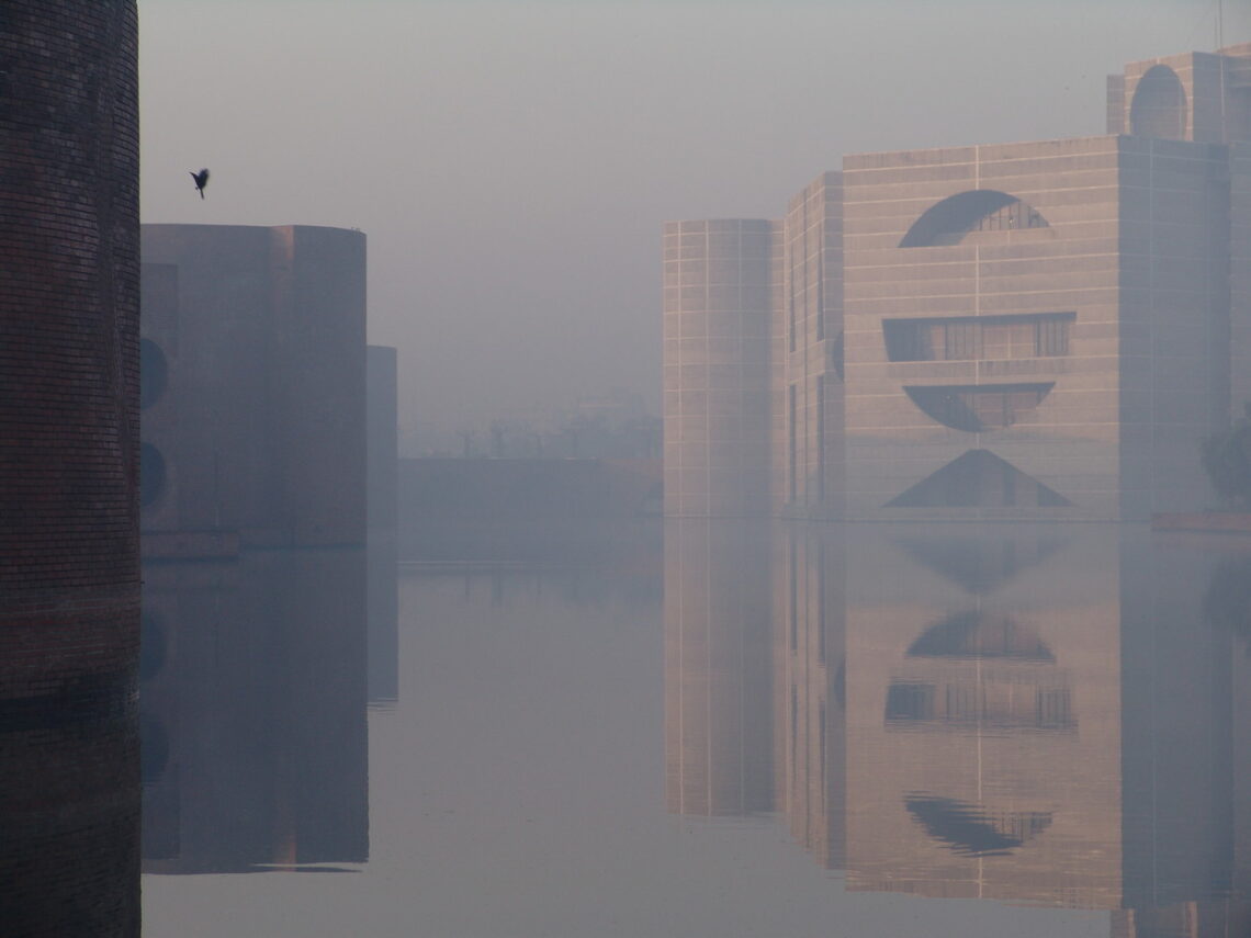 National Assembly Building Of Bangladesh / Louis Kahn | Classics On Architecture Lab 36 National assembly building of bangladesh / louis kahn | classics on architecture lab