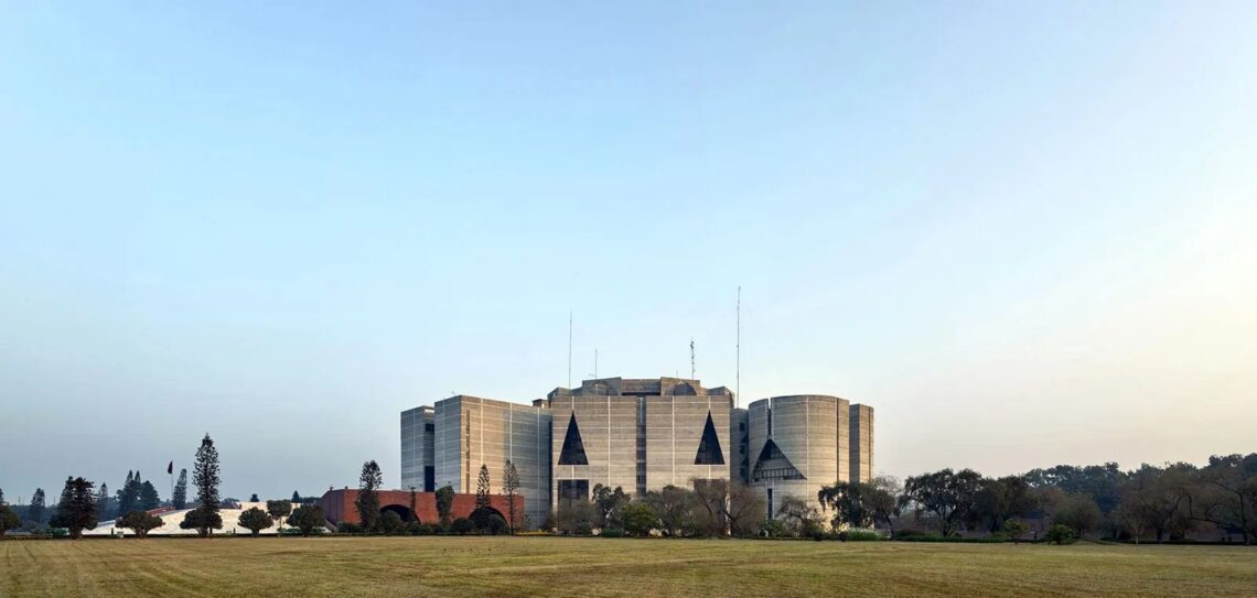 National Assembly Building Of Bangladesh / Louis Kahn | Classics On Architecture Lab 17 National assembly building of bangladesh / louis kahn | classics on architecture lab