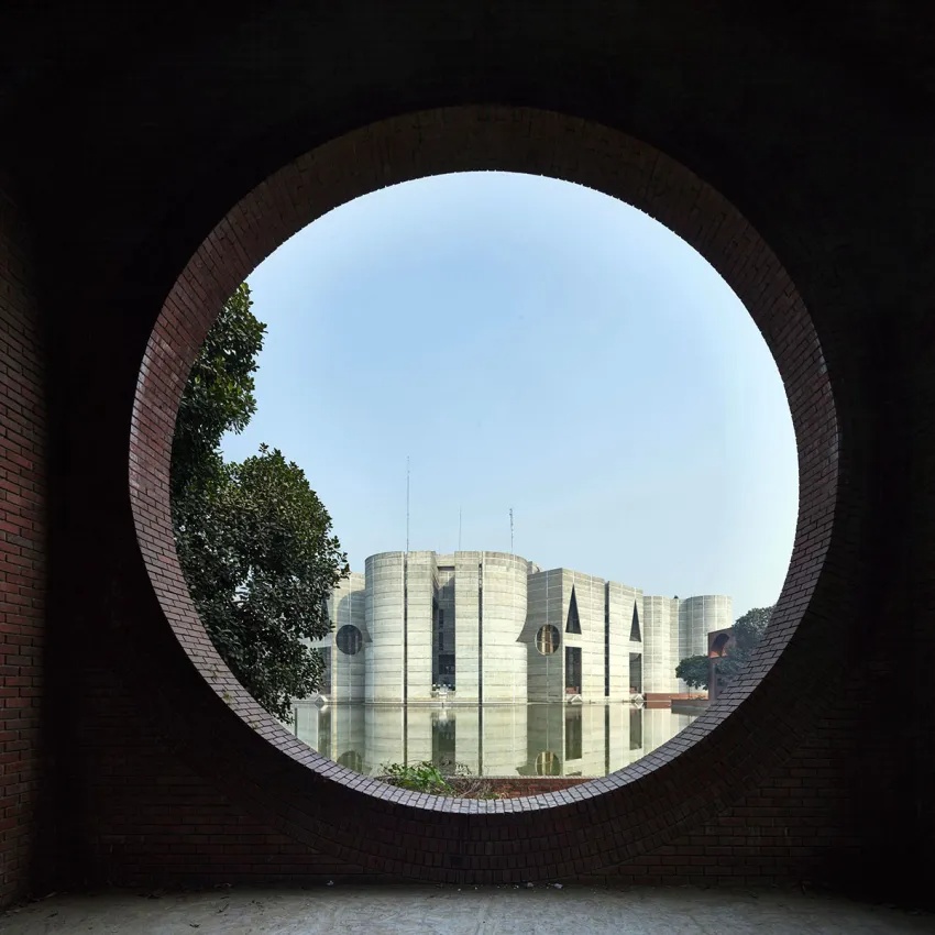 National Assembly Building Of Bangladesh / Louis Kahn | Classics On Architecture Lab 45 National assembly building of bangladesh / louis kahn | classics on architecture lab