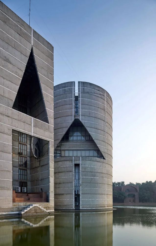 National Assembly Building Of Bangladesh / Louis Kahn | Classics On Architecture Lab 2 National assembly building of bangladesh / louis kahn | classics on architecture lab