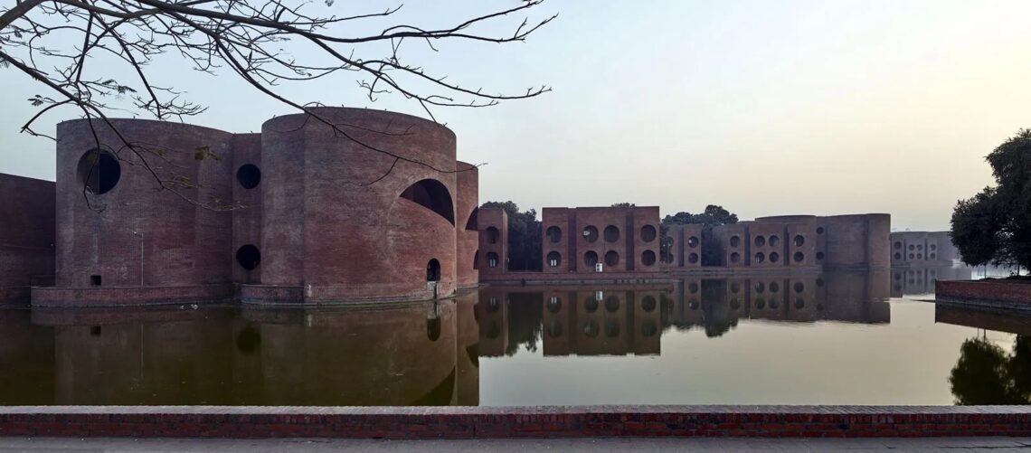 National Assembly Building Of Bangladesh / Louis Kahn | Classics On Architecture Lab 39 National assembly building of bangladesh / louis kahn | classics on architecture lab