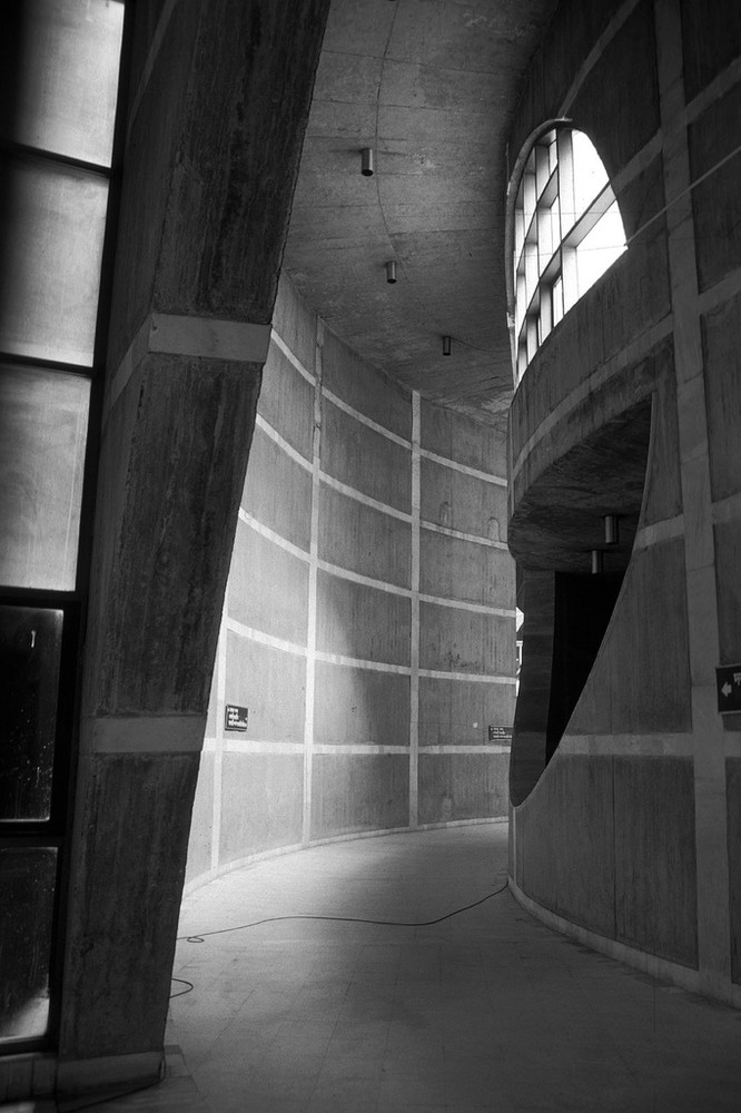 National Assembly Building Of Bangladesh / Louis Kahn | Classics On Architecture Lab 8 National assembly building of bangladesh / louis kahn | classics on architecture lab