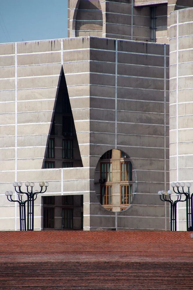 National Assembly Building Of Bangladesh / Louis Kahn | Classics On Architecture Lab 25 National assembly building of bangladesh / louis kahn | classics on architecture lab