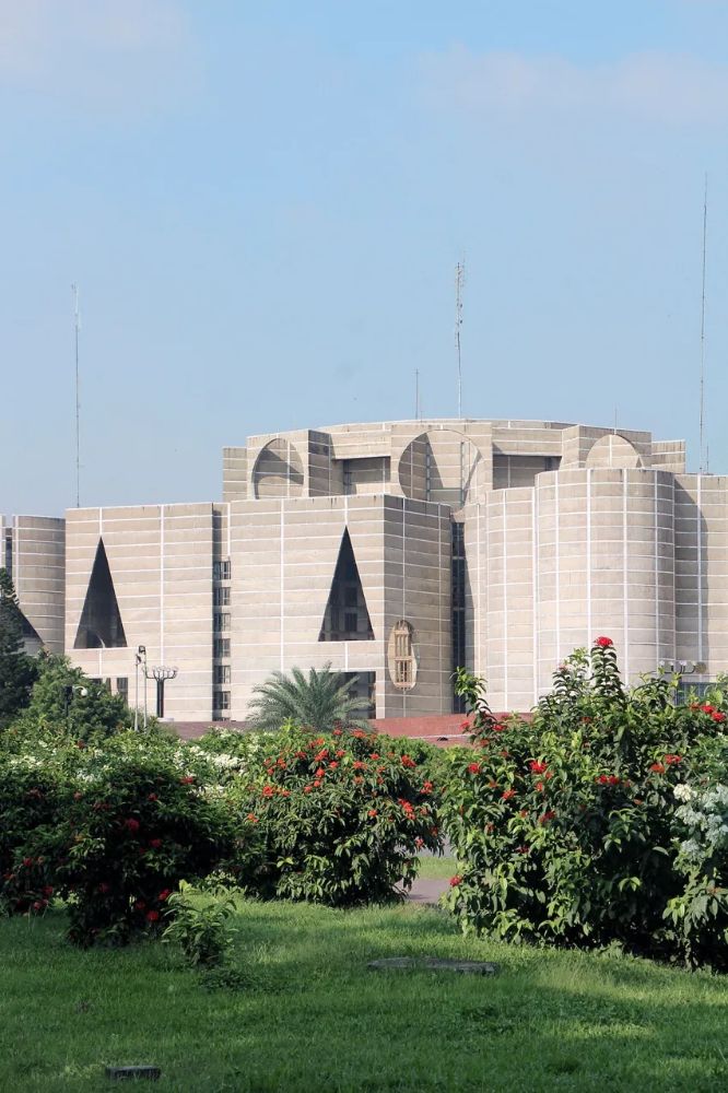 National Assembly Building Of Bangladesh / Louis Kahn | Classics On Architecture Lab 18 National assembly building of bangladesh / louis kahn | classics on architecture lab