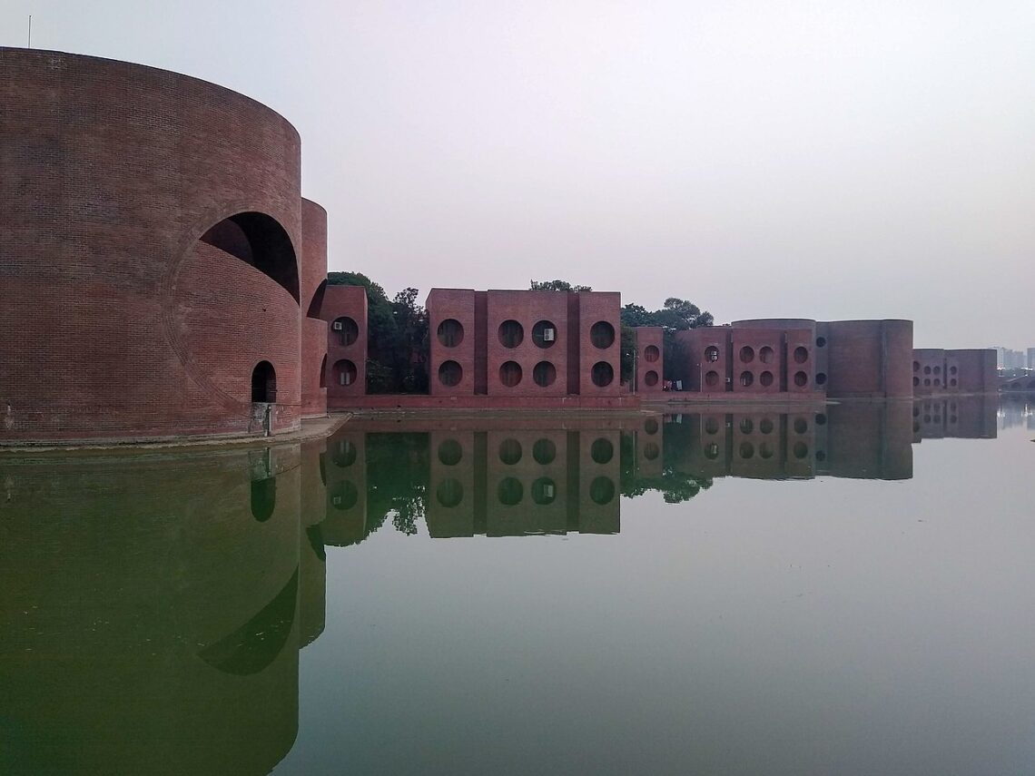 National Assembly Building Of Bangladesh / Louis Kahn | Classics On Architecture Lab 38 National assembly building of bangladesh / louis kahn | classics on architecture lab