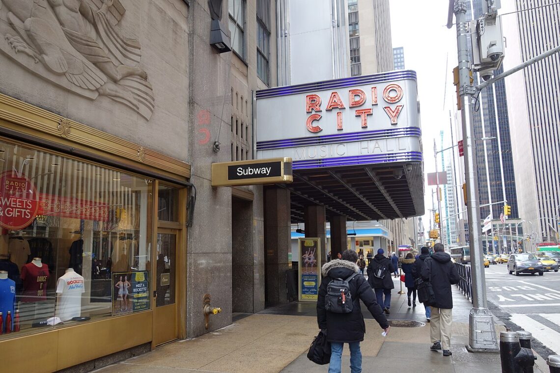 Radio City Music Hall / Edward Durell Stone &Amp; Donald Deskey | Classics On Architecture Lab 19 Radio city music hall / edward durell stone & donald deskey | classics on architecture lab