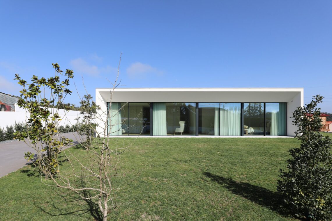 Argivai 4 house / raulino silva architect
