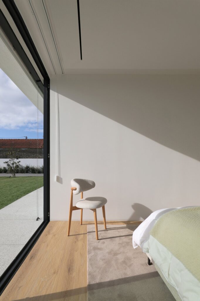 Argivai 4 house / raulino silva architect
