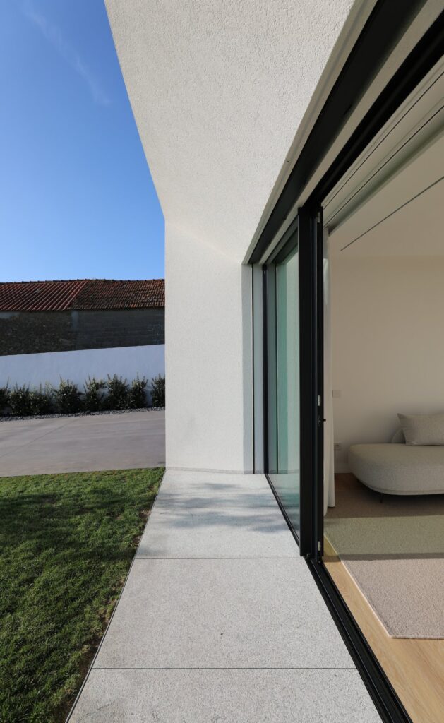 Argivai 4 house / raulino silva architect