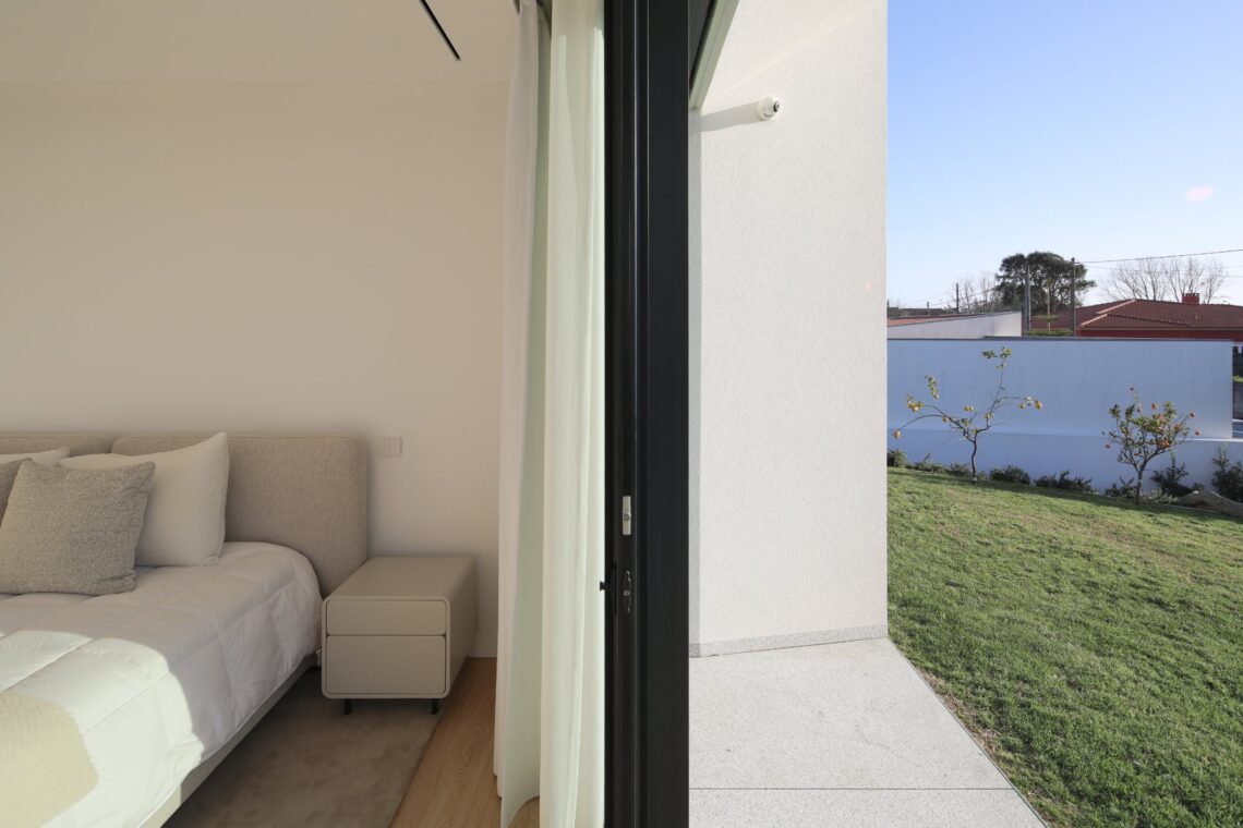 Argivai 4 house / raulino silva architect