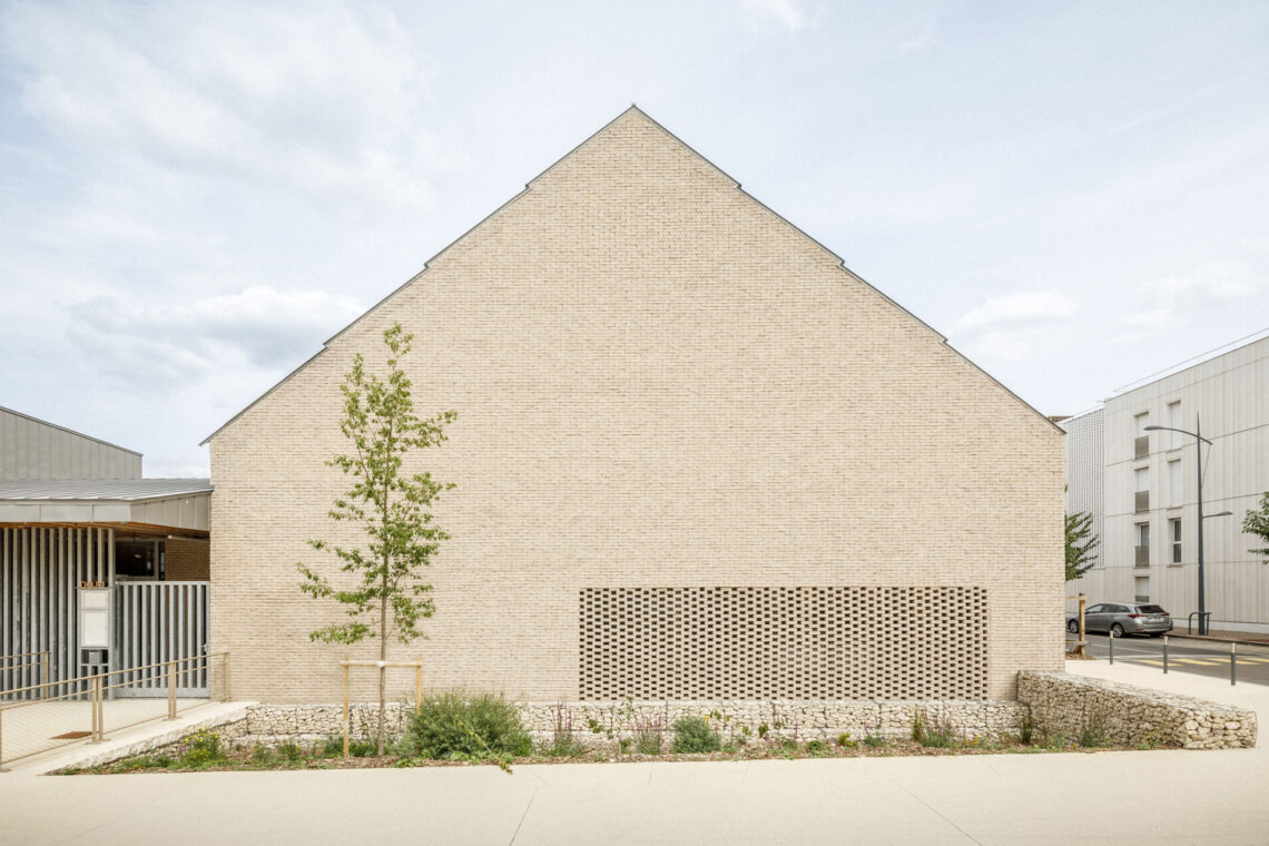 Simone veil school complex and dojo / badia berger architectes