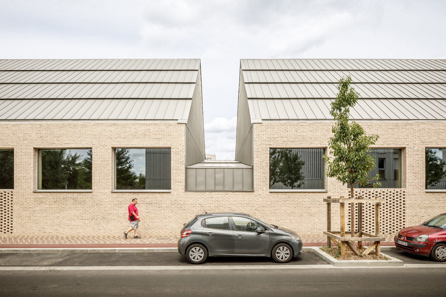 Badia_Berger_Bondoufle2__11H45-Hd-3 Simone veil school complex and dojo / badia berger architectes