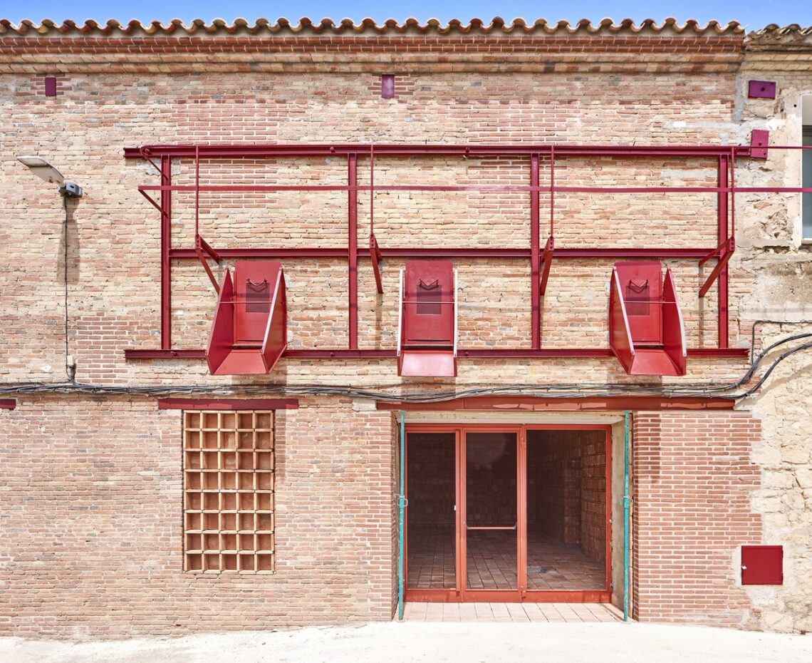 Rehabilitation of the agricultural cooperative for a multipurpose and cultural space in flix / camps felip arquitecturia