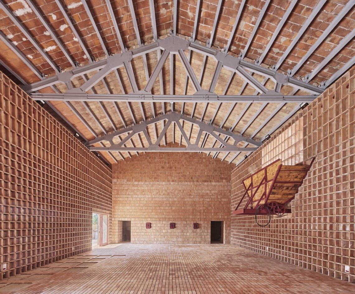 Rehabilitation of the agricultural cooperative for a multipurpose and cultural space in flix / camps felip arquitecturia