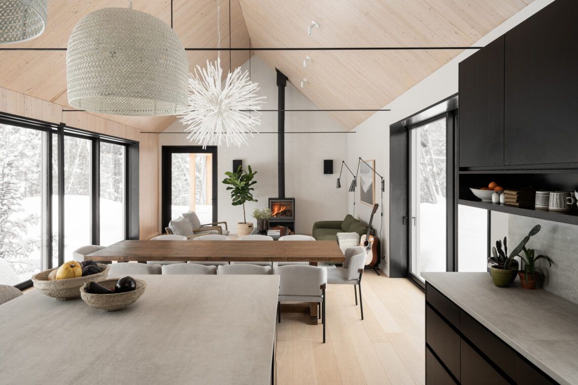 Mountain retreat / opal