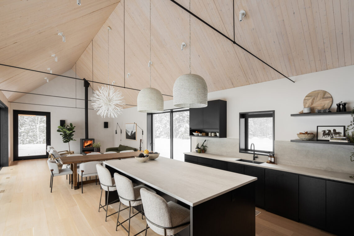 Mountain retreat / opal