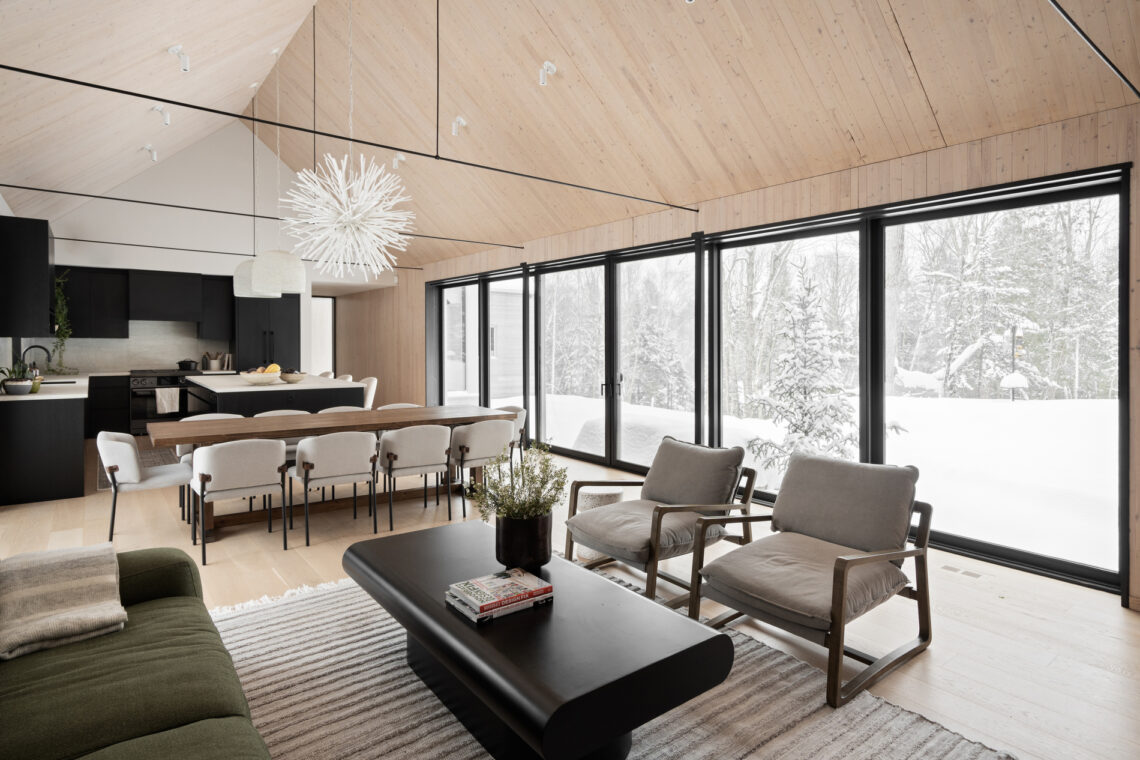 Mountain retreat / opal
