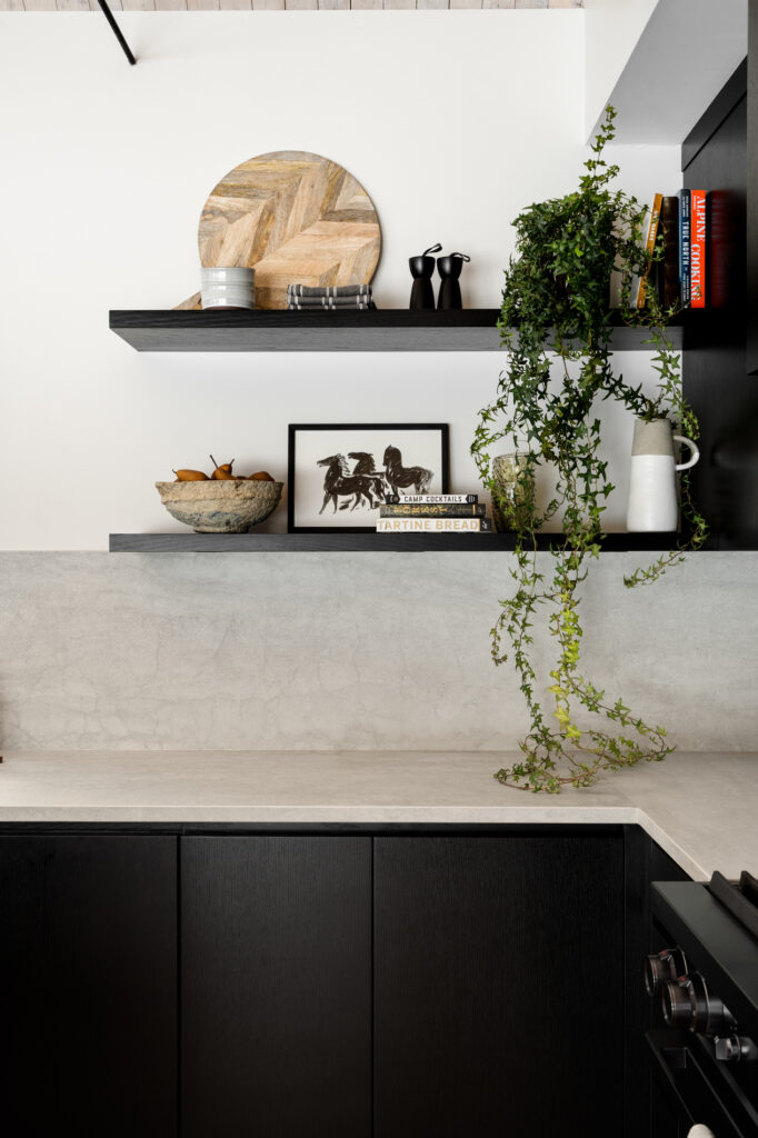 Mountain retreat / opal