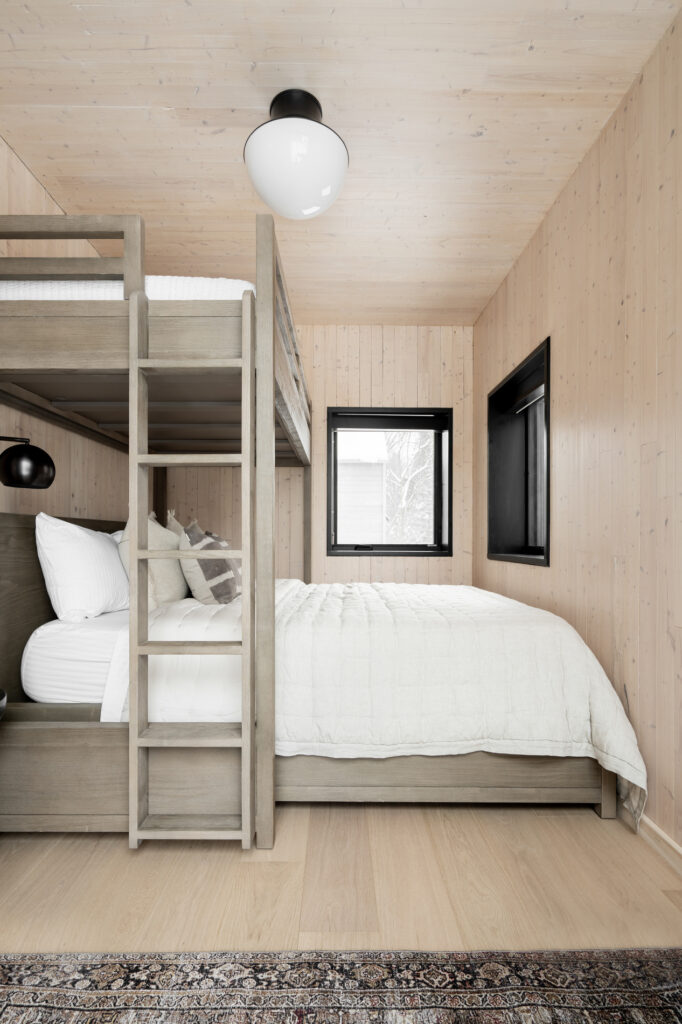 Mountain retreat / opal