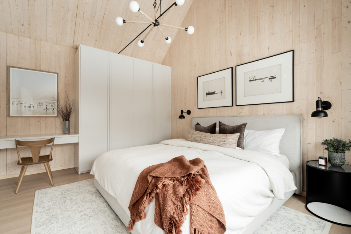 Mountain retreat / opal