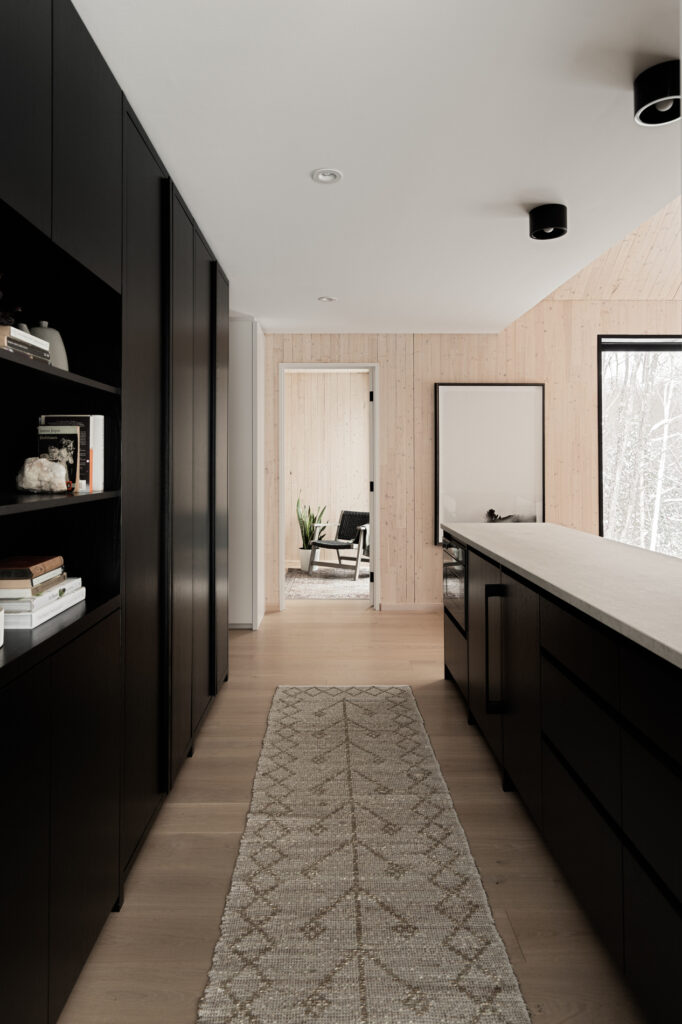 Mountain retreat / opal