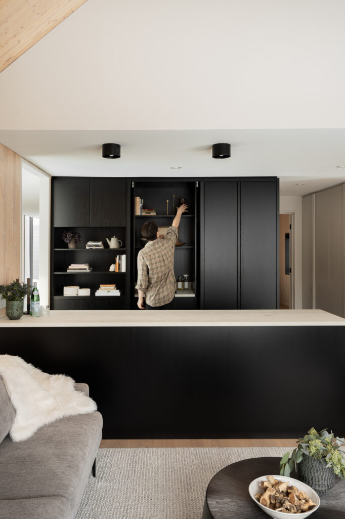 Mountain retreat / opal