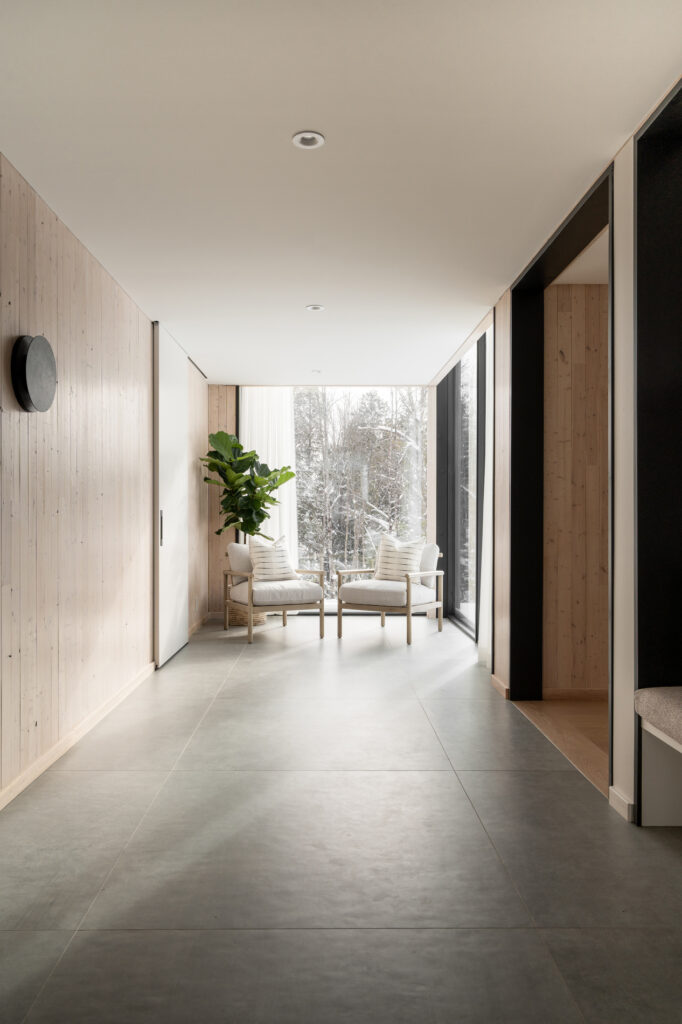 Mountain retreat / opal