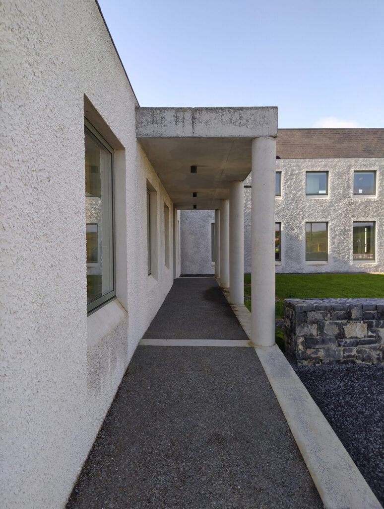 Gort uí ghaoithín / fuinneamh workshop architects