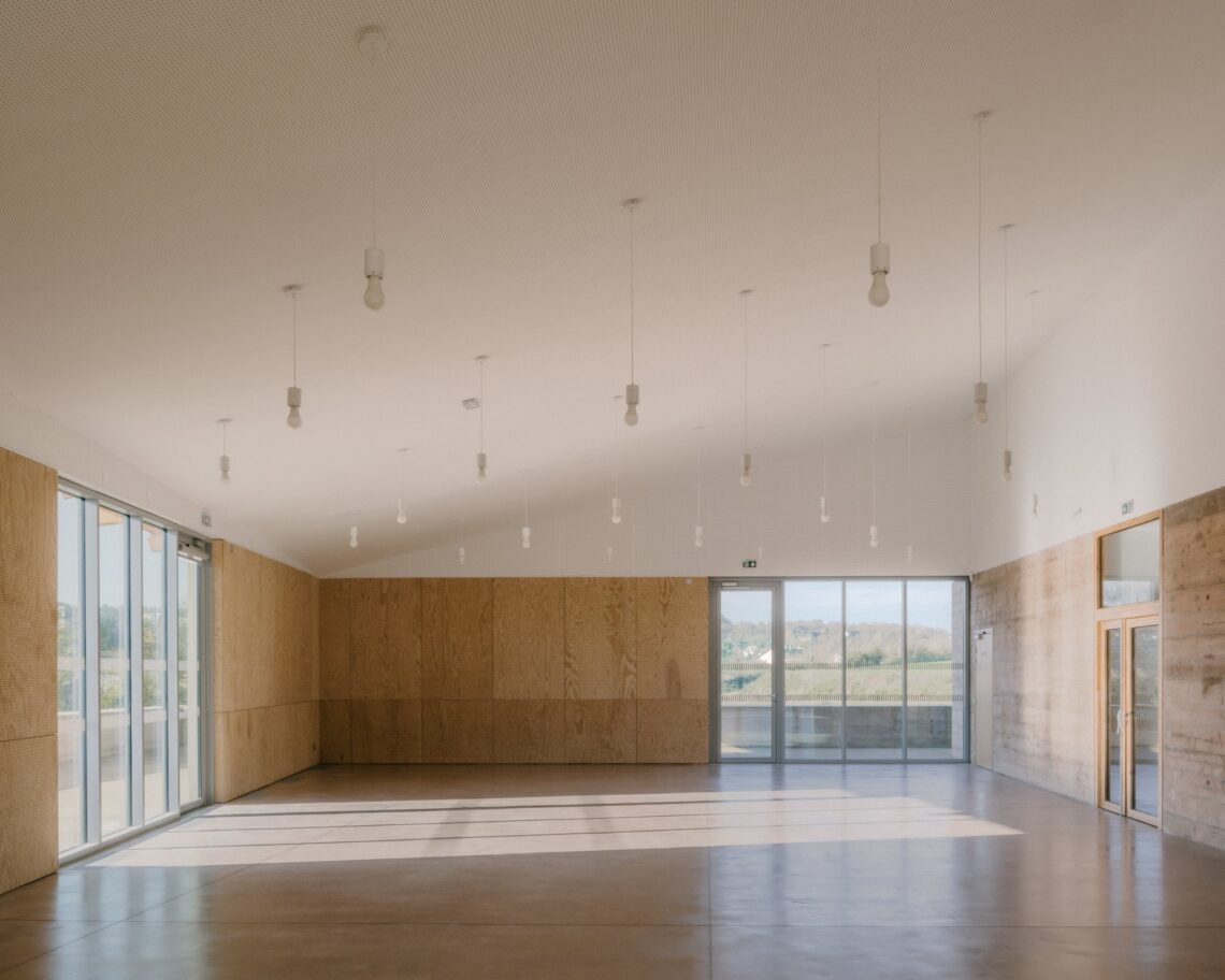 Community hall, beynes / graal