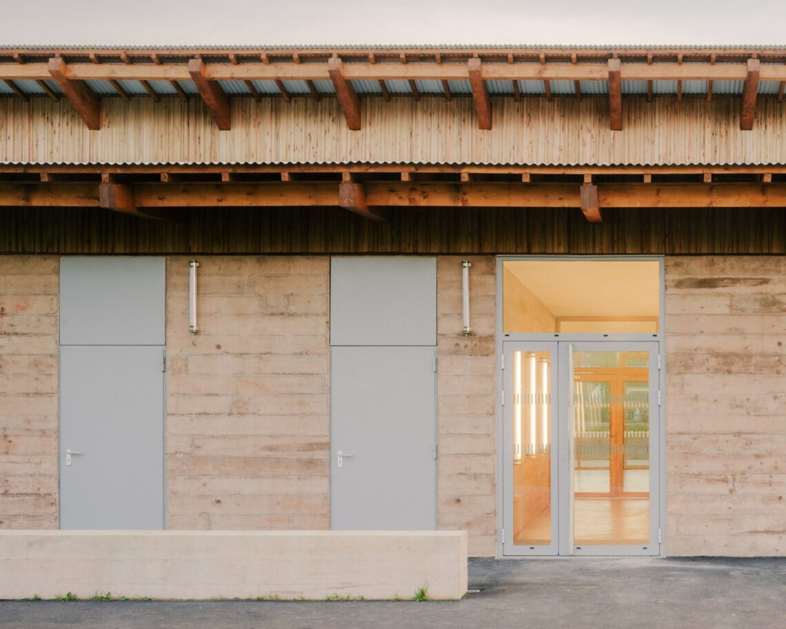 Community hall, beynes / graal
