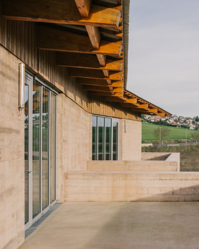 Community hall, beynes / graal