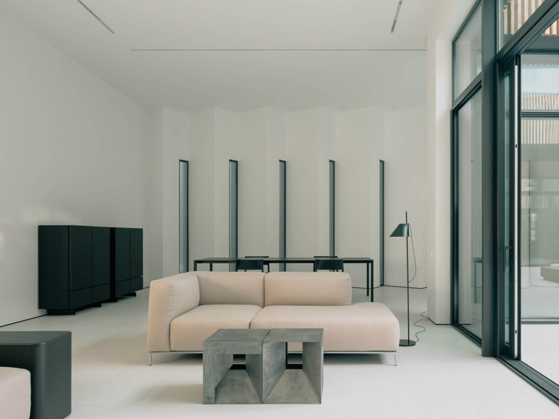 Inverted House / Timm 2 Inverted house / timm