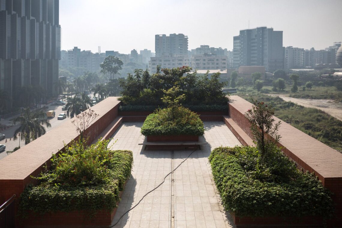 Aga khan academy / feilden clegg bradley studios + shatotto