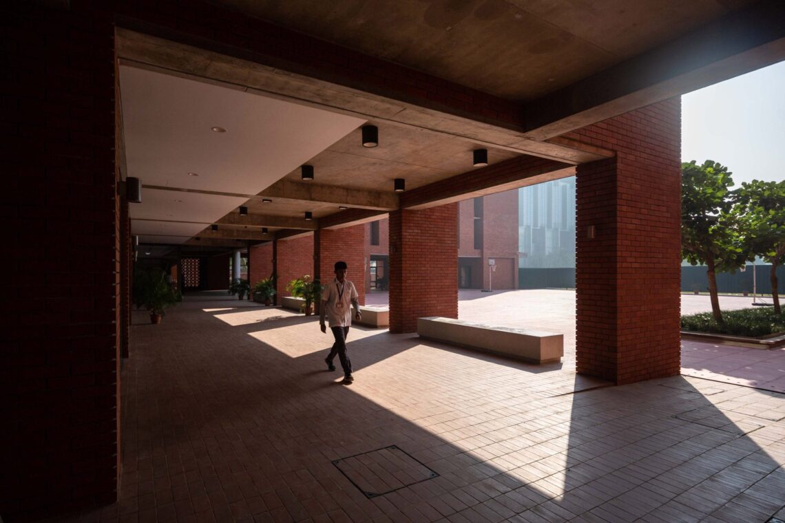 Aga khan academy / feilden clegg bradley studios + shatotto
