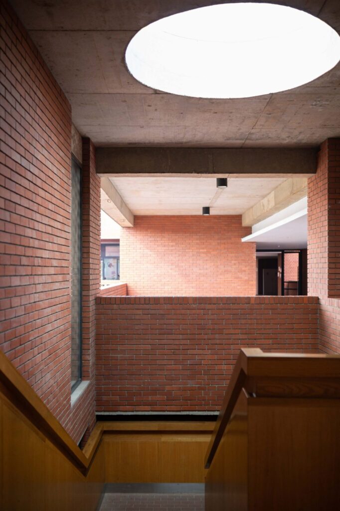 Aga khan academy / feilden clegg bradley studios + shatotto